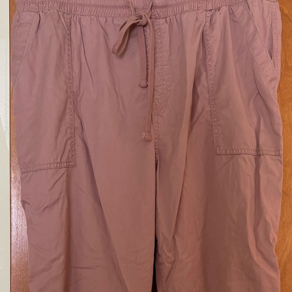 NWOT pants with pockets - Picture 3 of 4
